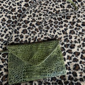REAL LEATHER GREEN CROC EMBOSSED CROSSBODY PURSE/CLUTCH